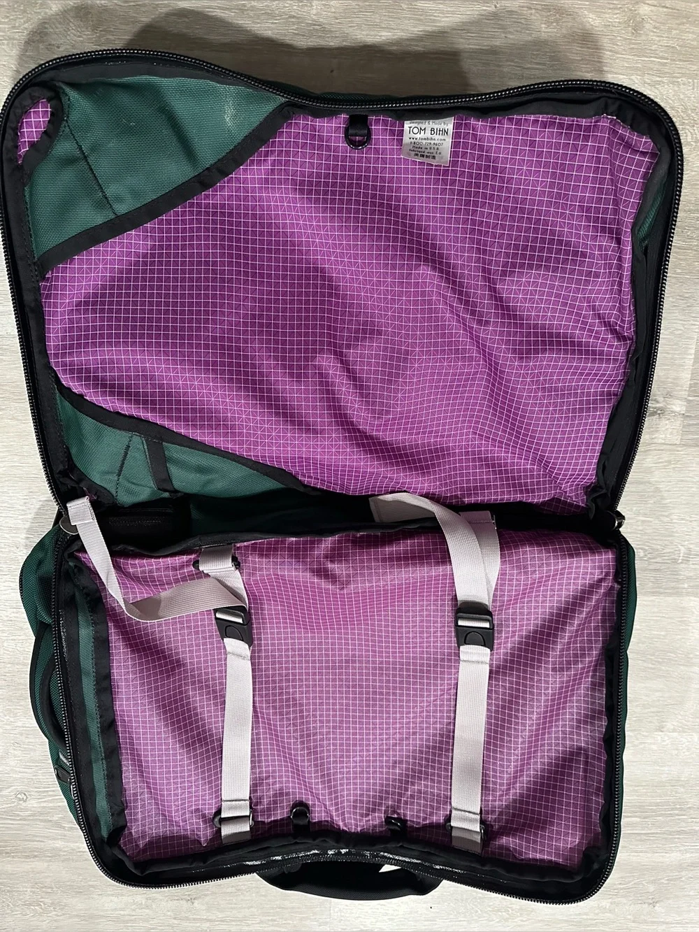 BGA32 Tom Bihn Tri-Star Backpack Luggage Green Purple 19x13x8